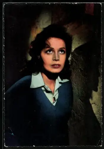 AK Schauspielerin Eva Bartok mit erhobenem Blick