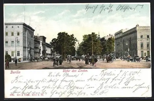 AK Berlin, Unter den Linden, Strassenszene mit Fussgängern und Kutschen