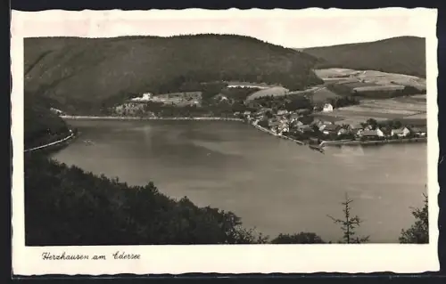 AK Herzhausen am Edersee, Ortsansicht und Edersee