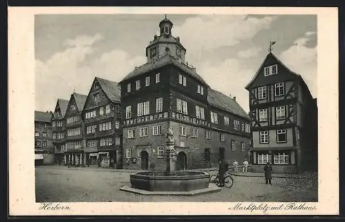 AK Herborn / Dillkreis, Marktplatz, Rathaus, Marktbrunnen