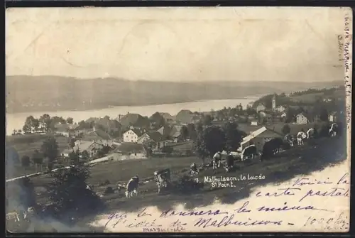 AK Malbuisson, Le lac de St Point et vue du village avec pâturages