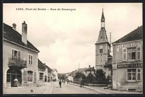 AK Pont de Roide, Rue de Besancon avec église et commerces