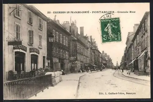 AK Pontarlier, Grande Rue animée avec commerces et passants