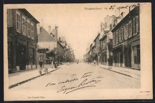 AK Pontarlier, La Grande-Rue animée avec bâtiments historiques