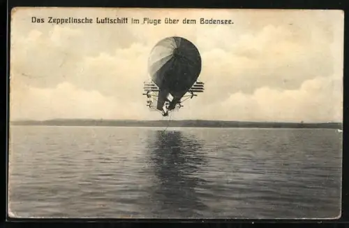 AK Zeppelin-Luftschiff im Fluge über dem Bodensee