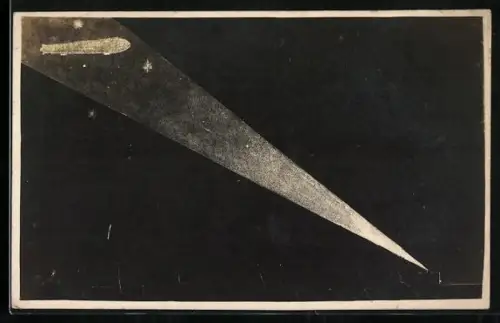 AK Von Suchscheinwerfer angestrahlter Zeppelin