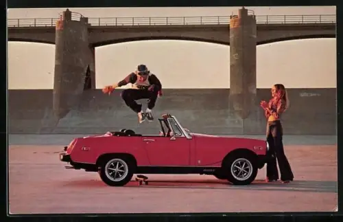 AK Auto MG Midget Cabrio unterhalb einer Brücke