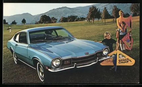 AK Auto Mercury Comet von 1972 auf einer Wiese