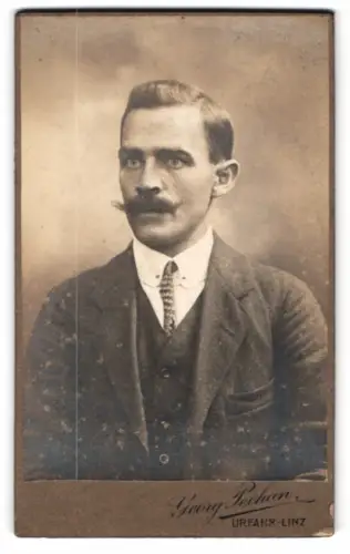 Fotografie Georg Pechan, Urfahr-Linz, Rudolfplatz 8, Porträt eines eleganten Herren