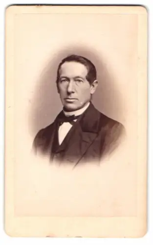 Fotografie L. Belitski, Nordhausen, Porträt eines Herrn