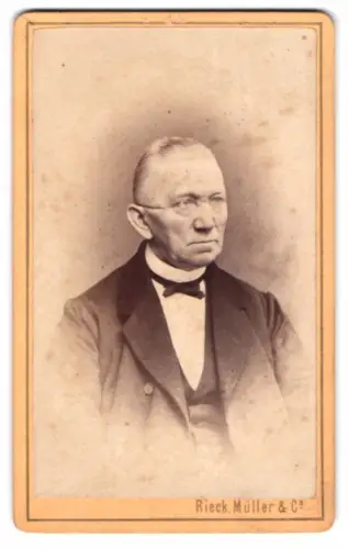 Fotografie Rieck - Müller & Co., Nordhausen, Schützenstrasse, Porträt eines älteren Mannes