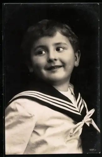 Foto-AK GL Co Nr. 1231/2: Junge im Matrosenhemd schaut seitlich