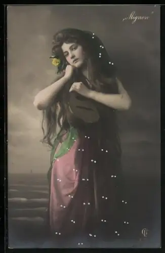 Foto-AK GL Co Nr. 3095: Mignon, Fräulein mit Lautengitarre