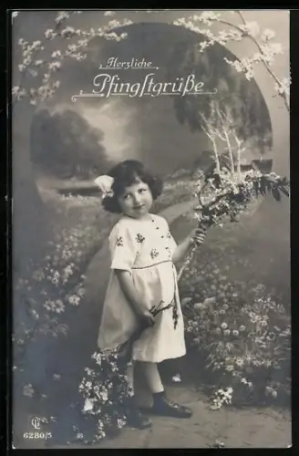 Foto-AK GL Co Nr. 6280/5: Kleines Mädchen mit Blumen, Pfingstgruss
