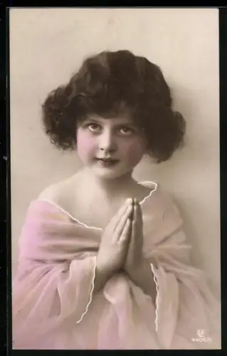 Foto-AK GL Co Nr. 4409/6: Kleines Mädchen betet