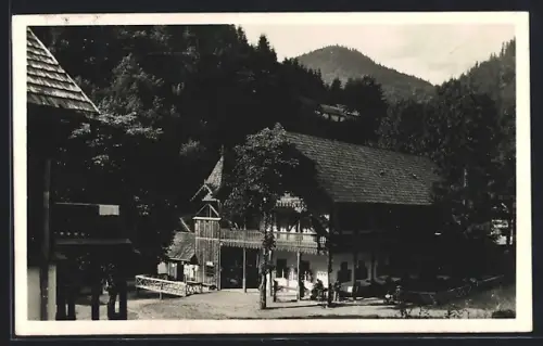 AK Radnaborberek, Fürdö-szálló