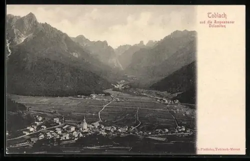 AK Toblach, Ortsansicht mit den Ampezzaner Dolomiten