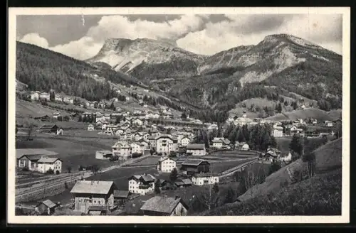 AK St. Ulrich /Gröden, Ortsansicht mit den Dolomiten