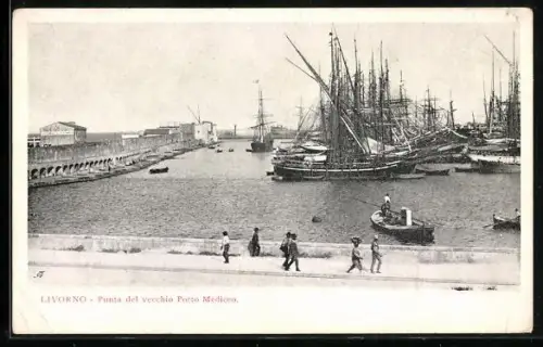 AK Livorno, Punta del vecchio Porto Mediceo, Schiffe