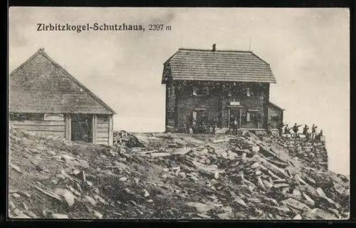 AK Zirbitzkogel-Schutzhaus, Besucher vor dem Schutzhaus