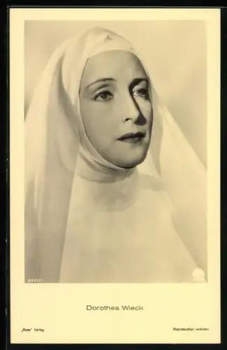 AK Schauspielerin Dorothea Wieck mit Haube