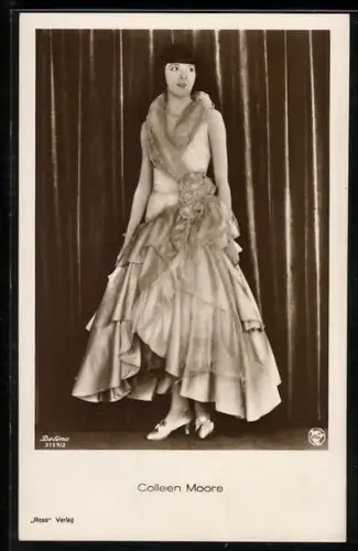 AK Schauspielerin Colleen Moore im eleganten Kleid