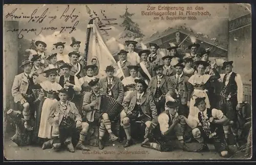 AK Miesbach, Bezirksgaufest 1909, Gruppenbild in Trachten