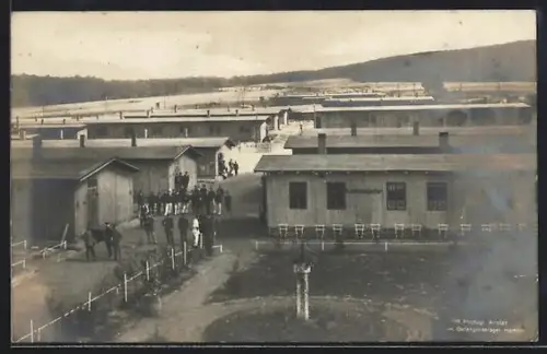 Foto-AK Hameln, Kriegsgefangenenlager, Kommandantur und Barracken