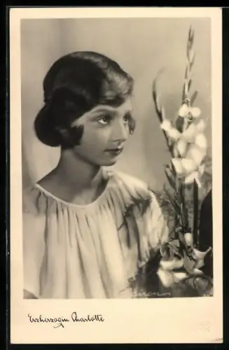 Foto-AK Erzherzogin Charlotte von Österreich im Porträt