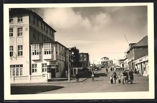 AK Wangerooge, Zedeliusstrasse mit Hotel und Geschäftshäusern