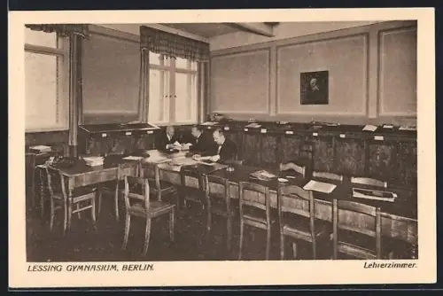 AK Berlin-Wedding, Lessing-Gymnasium, Schöningstrasse 17, Lehrerzimmer