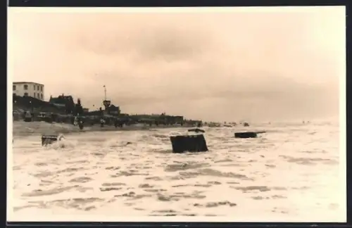 Foto-AK Wangerooge, Sturmflut an der Küste