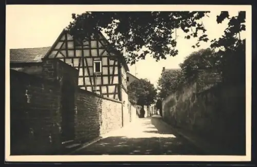 Foto-AK Bad Hönningen, Fachwerkhaus im Ort