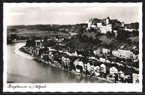 AK Burghausen a. Salzach, Flusspartie im Ort