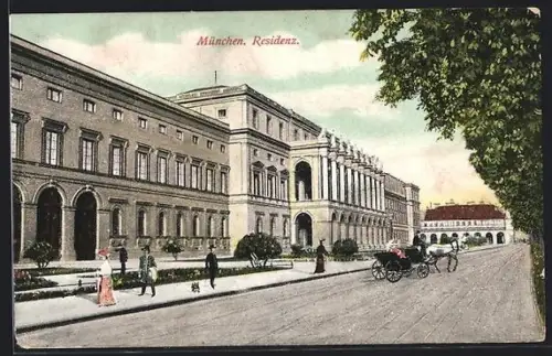AK München, Residenz mit Strassenpartie