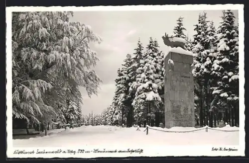 AK Frauenwald, Denkmal mit Hirsch im Schnee