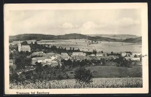AK Trassem /Saarburg, Vue du village avec champs et collines en arrière-plan