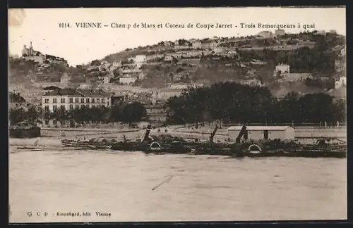 AK Vienne, Champ de Mars et Coteau de Coupe Jarret, Trois Remorqueurs à quai