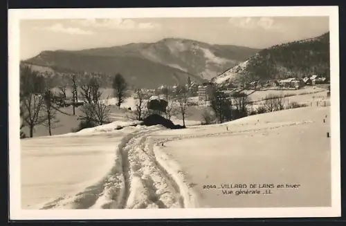 AK Villard-de-Lans, Vue générale en hiver avec montagnes enneigées