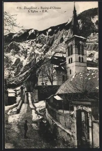 AK Bourg-d`Oisans, L`Église au pied des montagnes enneigées