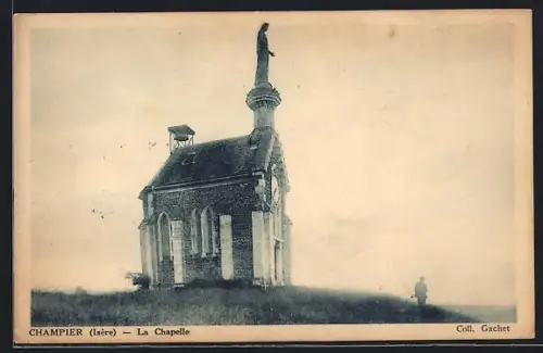 AK Champier /Isère, La Chapelle sur une colline avec statue et paysage environnant