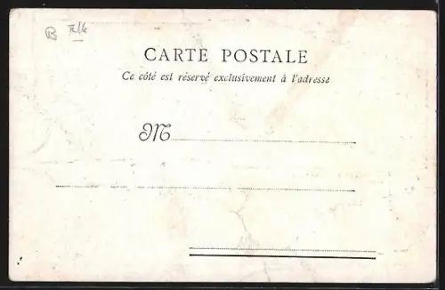 AK Crémieu, Les Vieilles Halles et vue générale de la ville