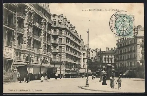 AK Grenoble, Rue F. Poulat avec passants et facades élégantes