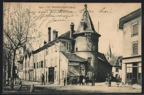 AK Le Grand-Lemps /Isère, La Place et l`église