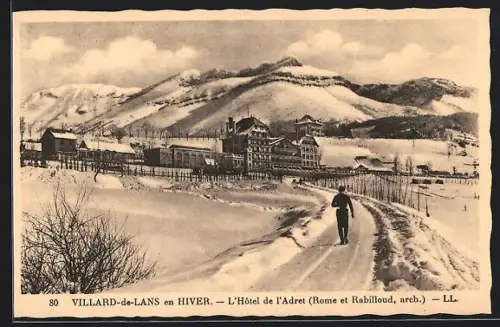 AK Villard-de-Lans, L`Hôtel de l`Adret en hiver avec montagnes enneigées