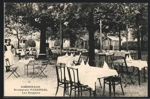 AK Sassenage, Restaurant Parendel, Les Bosquets avec tables dressées sous les arbres