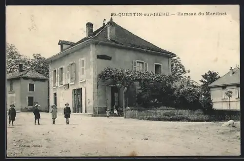 AK St-Quentin-sur-Isère, Hameau du Martinet avec des enfants jouant devant des maisons