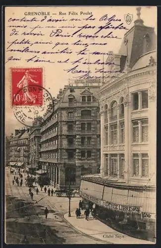AK Grenoble, Rue Félix Poulat avec passants et bâtiments élégants
