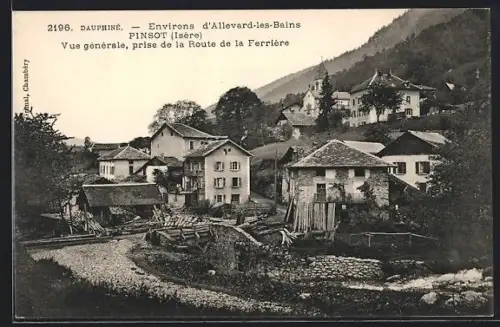 AK Pinsot /Isère, Vue générale, prise de la Route de la Ferrière