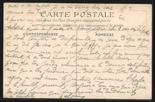 AK La Côte-Saint-André /Isère, Carrefour du Tramway avec bâtiments et lignes de tramway